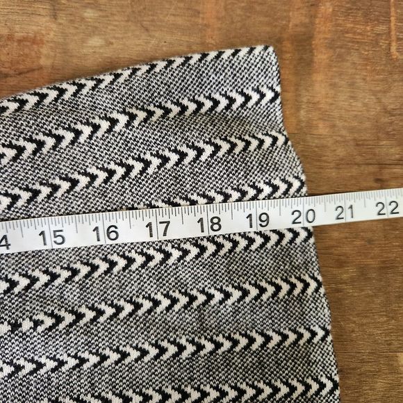 M Loft Outlet Sweater Knit Stretch Flare Skirt Academia Mod Goth Grunge New Year - Picture 6 of 6